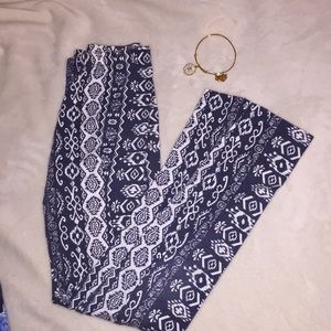 Blue patterned leggings